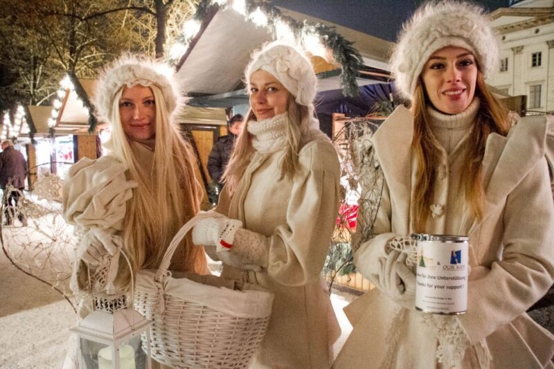 Berlin: 2-Hour Christmas Lights Bus Tour incl. Mulled Wine - Practicalities and Tips