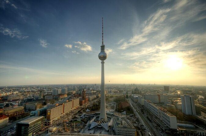 Berlin 3-Course Dinner Cruise - An In-Depth Look at the Berlin Dinner Cruise Experience