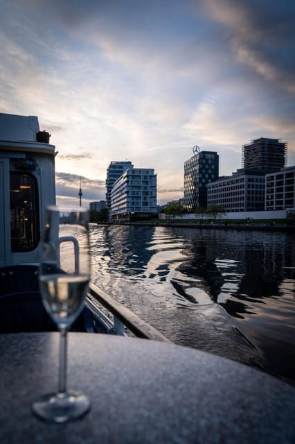 berlin-audrey-ahoi-spree-cruise-with-drag-queen-hol