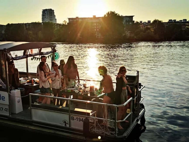 Berlin: Boat Rental BBQ boat with waterslide for 12 people - Discovering Berlin’s Waterways on a BBQ and Waterslide Boat