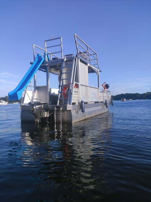 Berlin: Boat Rental BBQ boat with waterslide for 12 people - FAQs