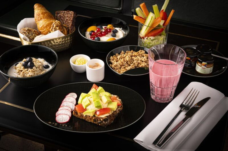 berlin-breakfast-at-cafe-wintergarten