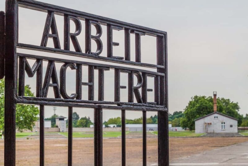 Berlin: Bus Tour to Sachsenhausen Concentration Camp & East Side Gallery - Key Points