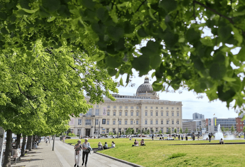 berlin-city-highlights-express-panorama-roof-terrace