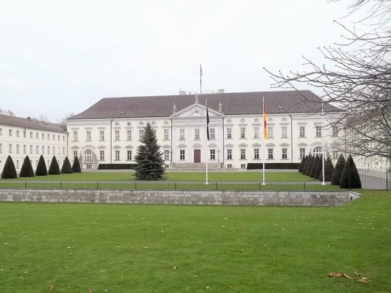 berlin-city-of-bridges-self-guided-walking-tour