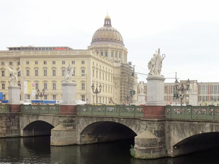 berlin-city-of-bridges-self-guided-walking-tour