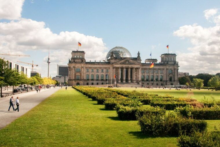 berlin-city-sightseeing-hop-on-hop-off-bus-tour