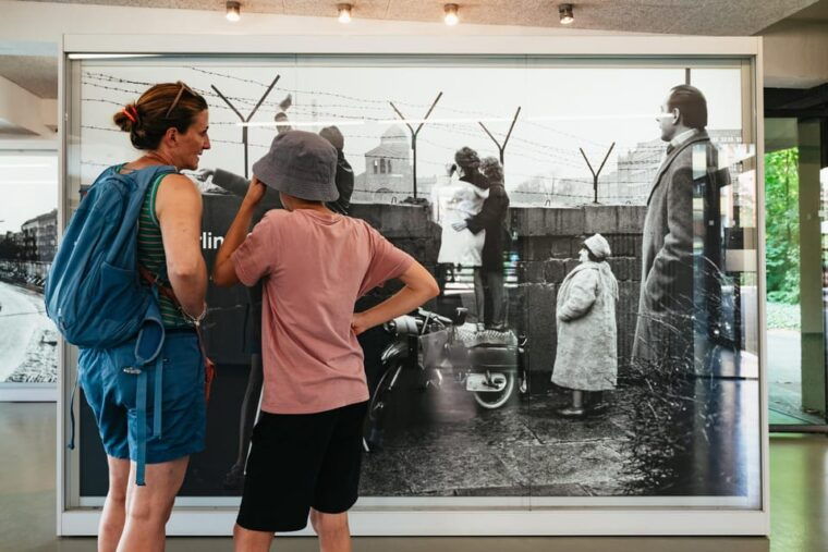 berlin-cold-war-walking-tour-on-berlin-wall-route