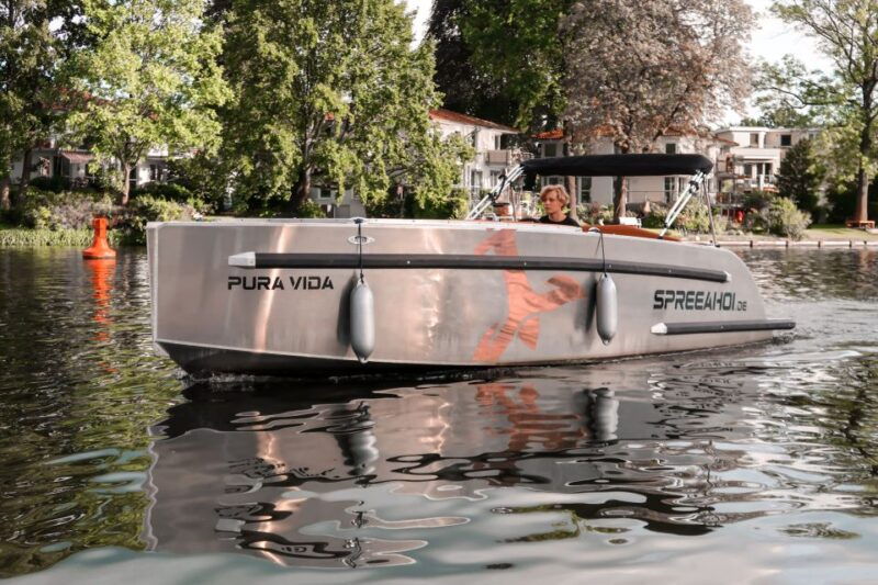 berlin-electric-boat-rental-for-self-driving-2-hrs