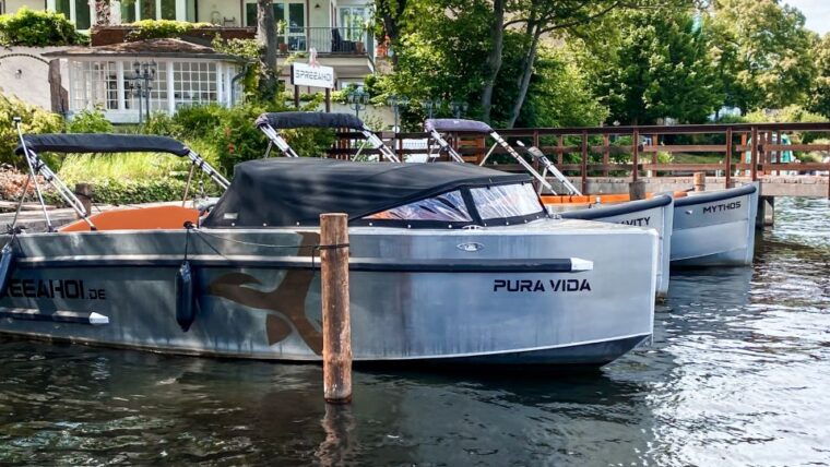 berlin-electric-boat-rental-for-self-driving-2-hrs