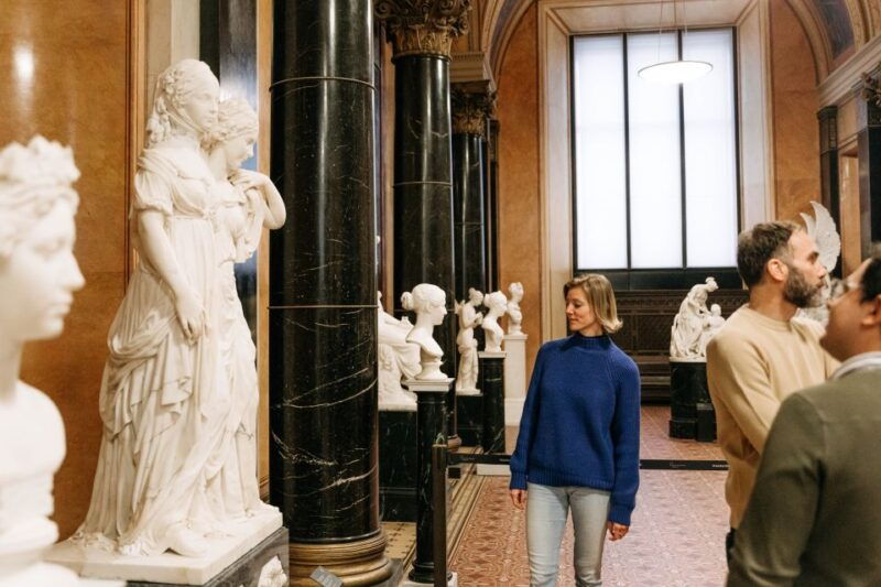 berlin-entry-to-the-old-national-gallery