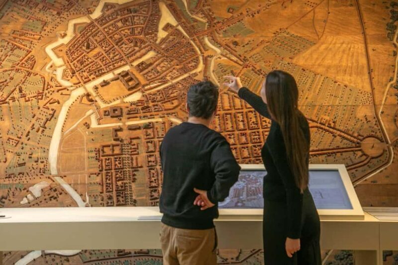 Berlin: Family tour of Berlin's history and stories at the Ephraim Palace Museum - Key Points