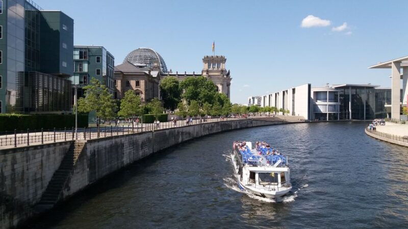 berlin-government-district-around-the-reichstag-guided-tour