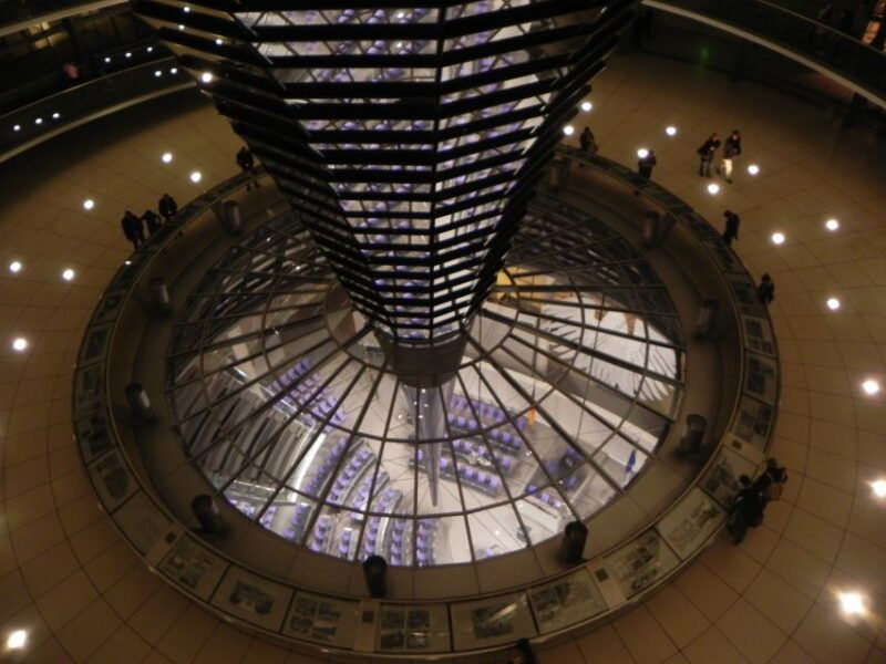 berlin-government-district-tour-and-reichstag-dome-visit