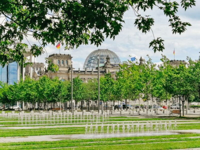 berlin-government-quarter-tour-and-reichstag-dome-visit