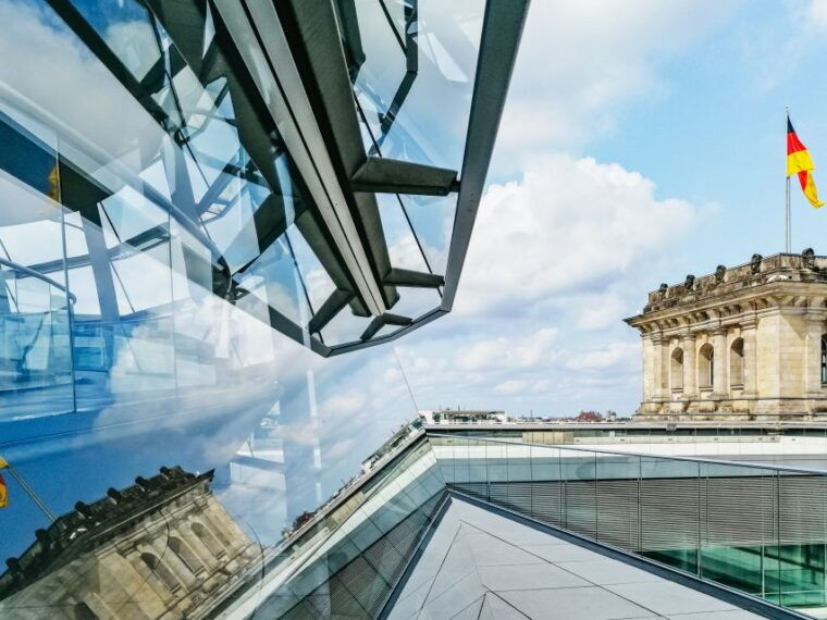 berlin-government-quarter-tour-and-reichstag-dome-visit