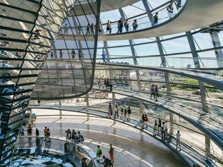 berlin-government-quarter-tour-and-reichstag-dome-visit