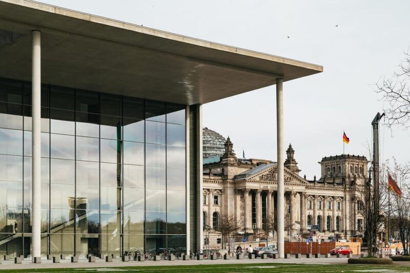 berlin-guided-walking-tour-around-the-reichstag