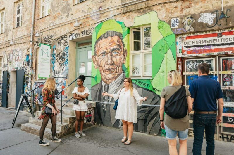 berlin-hidden-backyards-guided-walking-tour