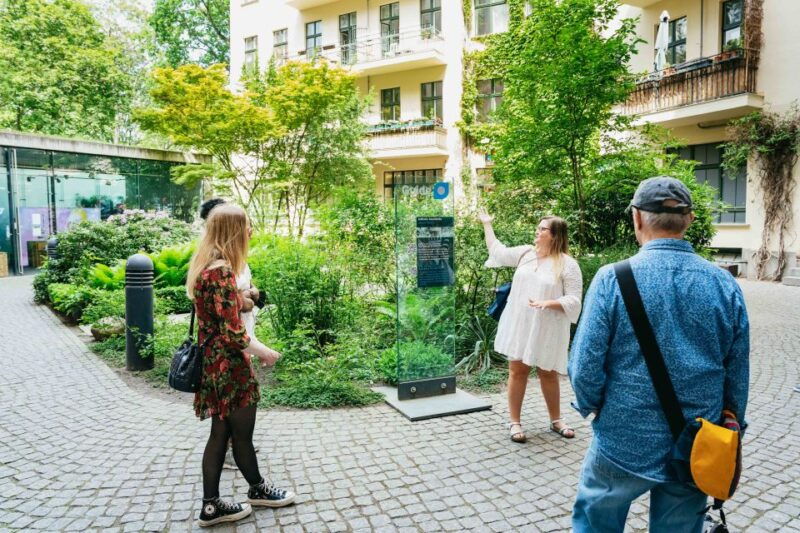 berlin-hidden-backyards-guided-walking-tour