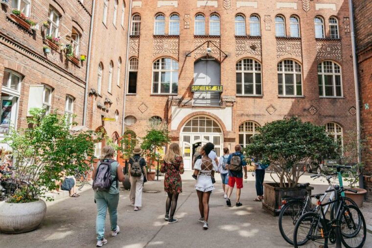 berlin-hidden-backyards-guided-walking-tour