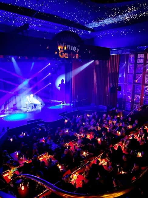 Berlin: Highlight Show "FLYING LIGHTS" - Variety Show - Key Points