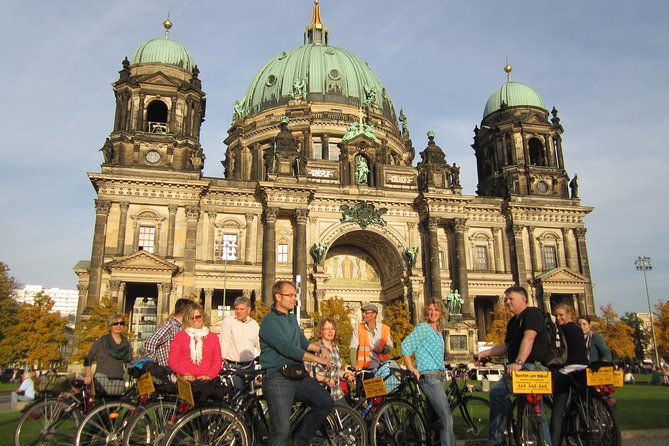 berlin-highlights-sightseeing-bike-tour-in-small-groups