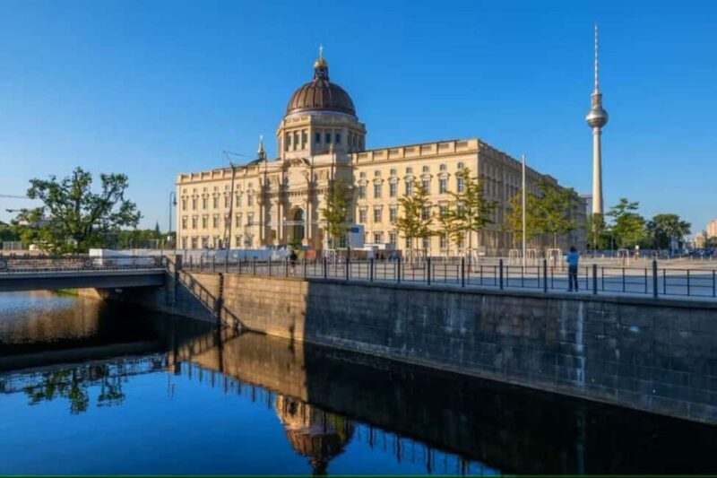 Berlin: Historic Guided Walking Tour with Museum Island Pass - Introduction to Berlin’s Historic Heart  
