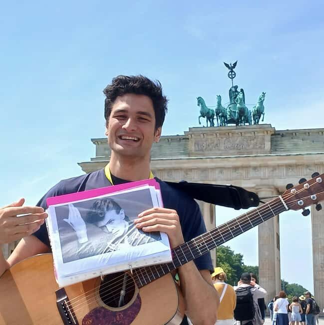 Berlin: Historical Walking Tour with Live Music - Key Points