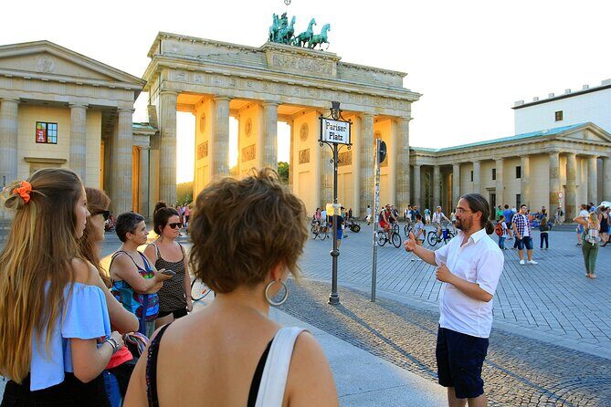 Berlin History Walking Tour with a French-Speaking Guide - Unter den Linden & Bebelplatz: Symbols of Cultural and Political Shifts