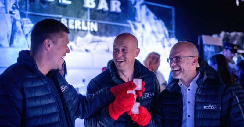 berlin-icebar-entrance-with-complimentary-drinks