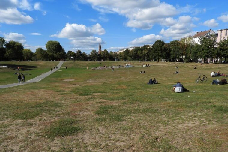 berlin-kreuzberg-guided-walking-evening-tour