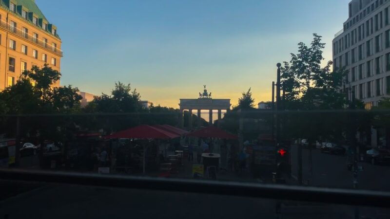 berlin-live-guided-evening-sightseeing-tour-by-open-top-bus