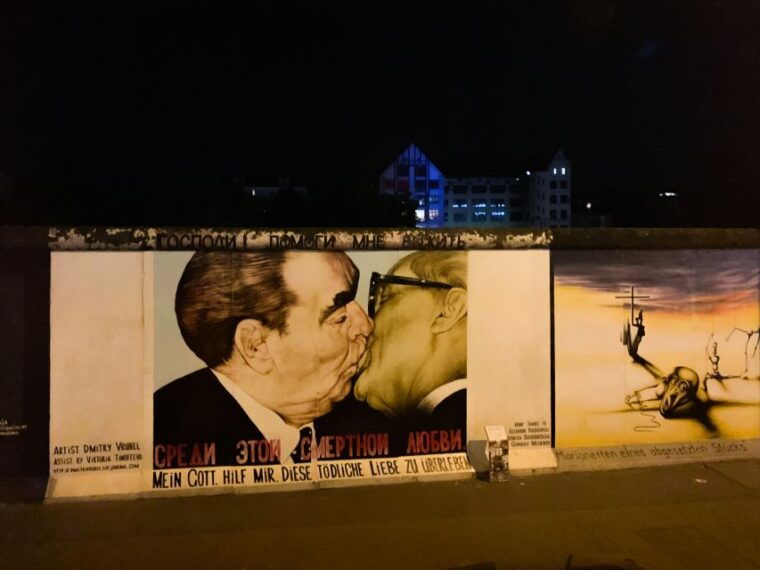 berlin-live-guided-evening-sightseeing-tour-by-open-top-bus