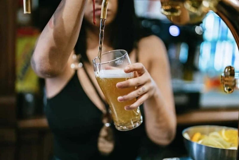 Berlin: Ludwig's Original Pub Crawl with VIP Club Entry - The Guides: Knowledge and Local Flavor