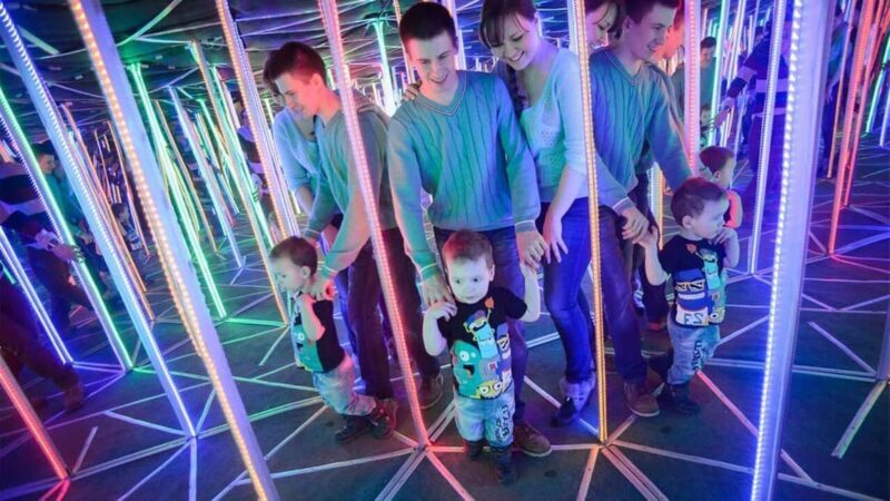 Berlin: Mirror Maze - The Attraction of the Berlin Mirror Maze