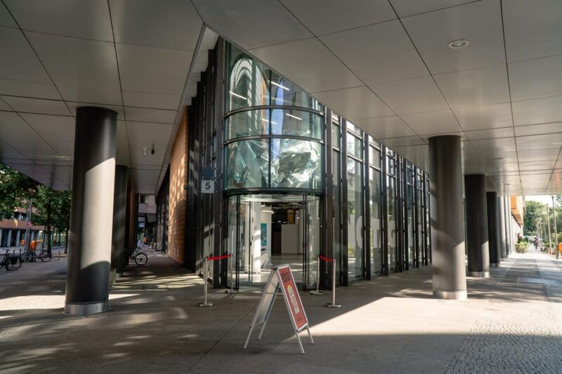 berlin-notagallery-modern-art-gallery-tour