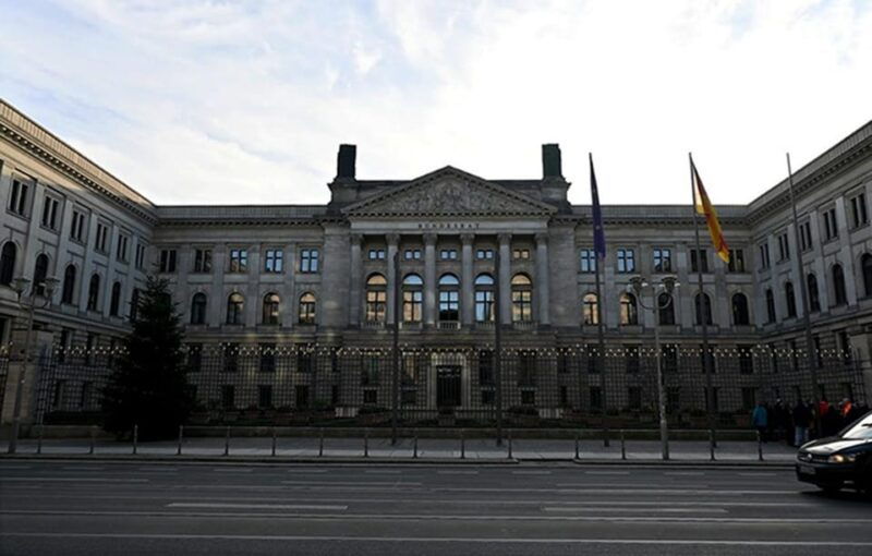 berlin-potsdamer-platz-tour-the-unexpected