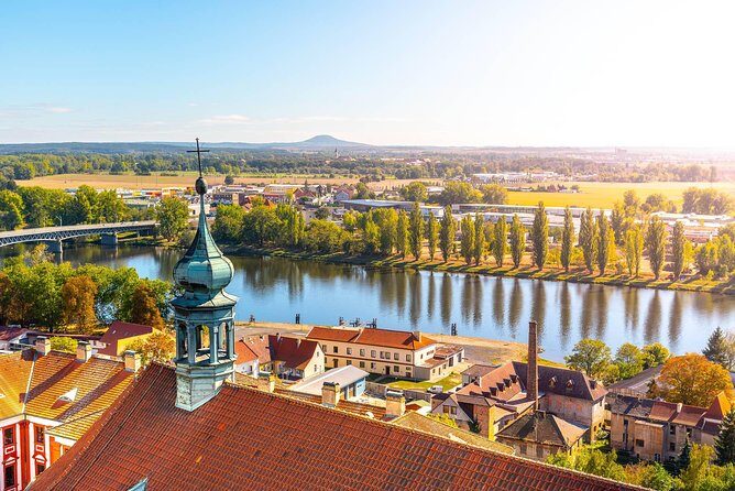 Berlin-Prague One-Way Sightseeing Day Tour - The Sum Up