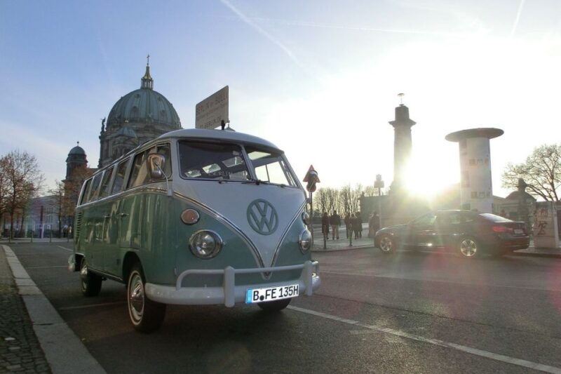 berlin-private-sightseeing-tour-in-iconic-oldtimer-vw-bus
