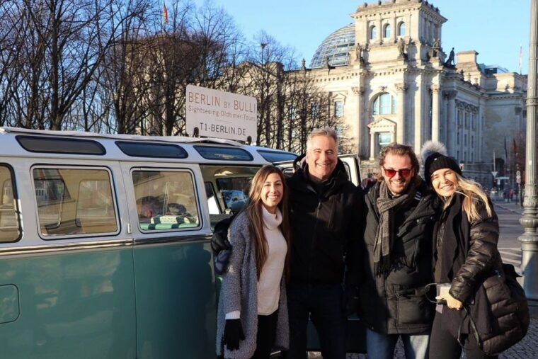 berlin-private-sightseeing-tour-in-iconic-oldtimer-vw-bus