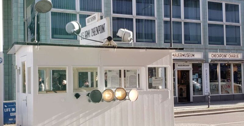 berlin-private-walking-tour-through-the-city-center