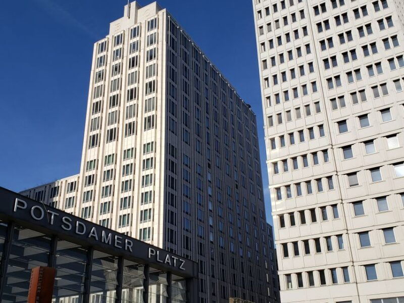 berlin-private-walking-tour-through-the-city-center