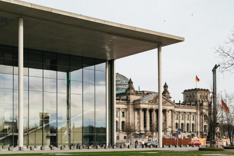 berlin-reichstag-dome-and-government-district-guided-tour