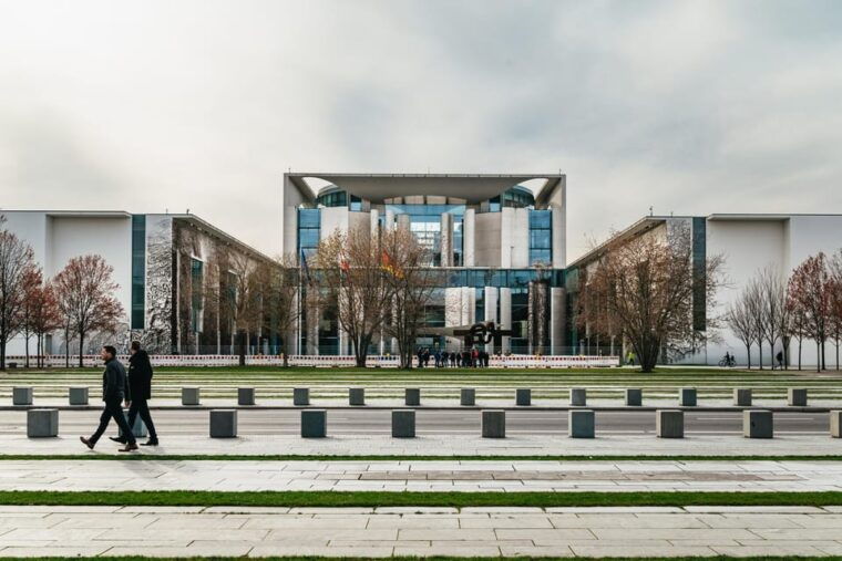 berlin-reichstag-dome-and-government-district-guided-tour