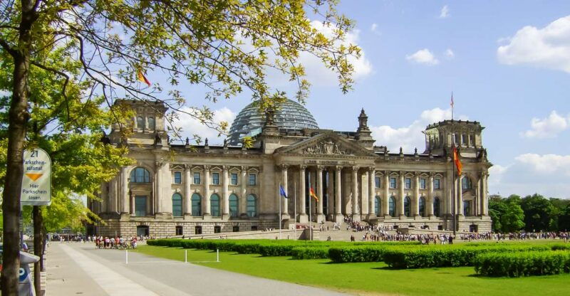 berlin-reichstag-plenary-chamber-cupola-government-tour