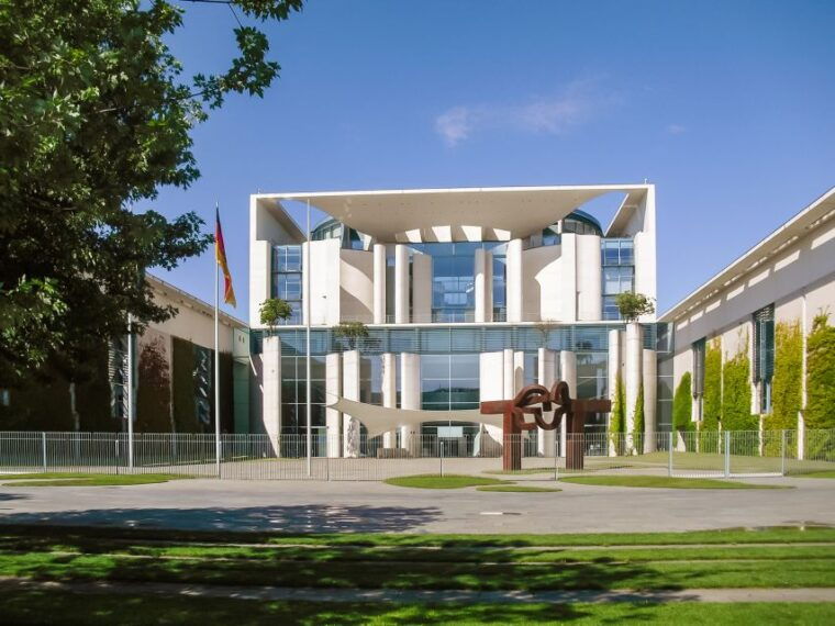 berlin-reichstag-plenary-chamber-cupola-government-tour