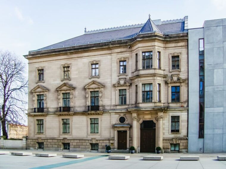 berlin-reichstag-plenary-chamber-cupola-government-tour