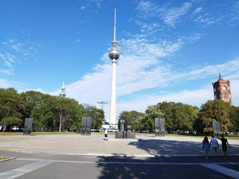 berlin-rickshaw-cruise-cruise-line-ships-start-haubtbahnhof