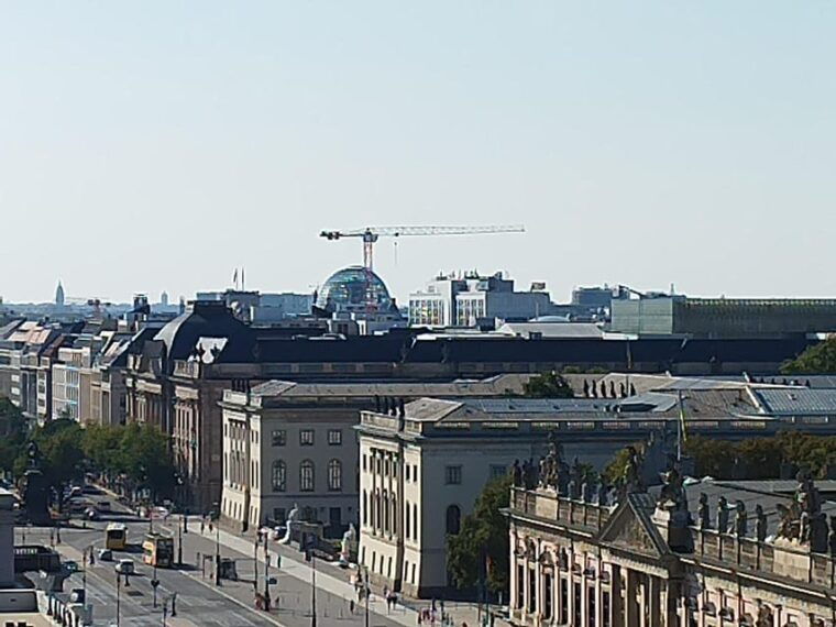 berlin-rickshaw-cruise-cruise-line-ships-start-haubtbahnhof